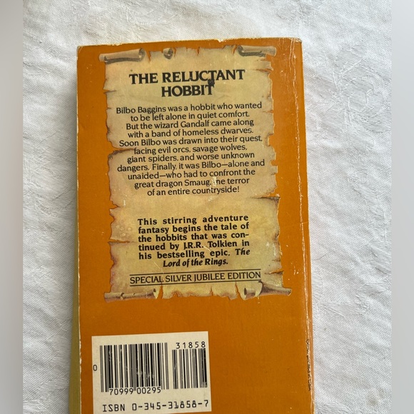 Vintage The Hobbit Book - Picture 4 of 7
